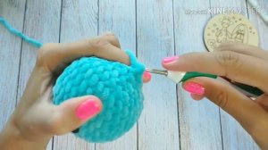 Вяжем игрушку крючком из плюшевой пряжи в стиле амигуруми. Подробный Мастер-класс для начинающих