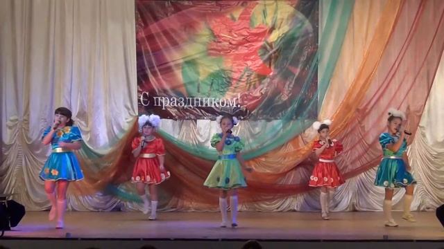 Вокальная группа "Десса"- "Далеко от мамы" смотреть онлайн