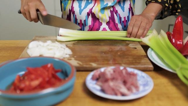 How to Make Hand-Pulled Noodles-Lagman, Grandmother's Recipe | Homemade Handmade Pasta | Uyghur Foo смотреть онлайн