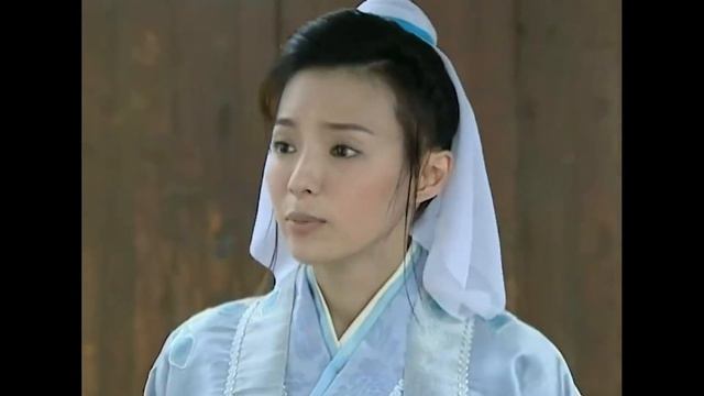 皇帝聞到女人香，碰巧美女回頭，結果倆人親上了！