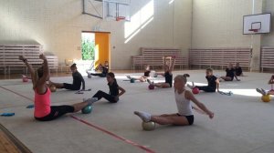 РАЗМИНКА С ПРЕДМЕТАМИ В ХУДОЖЕСТВЕННОЙ ГИМНАСТИКЕ . МАСТЕР КЛАСС С ПРЕДМЕТАМИ В ГИМНАСТИКЕ.