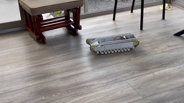 RC 1/16 Churchill Mk III - Dieppe Raid 1942 - Chassis driving test смотреть онлайн