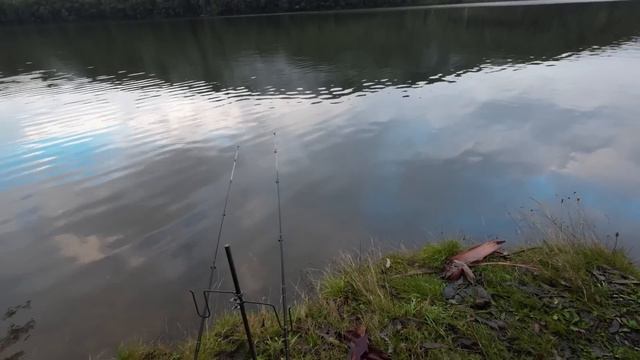Winter fishing at Lake William Hovell. It's a game of patience! смотреть онлайн