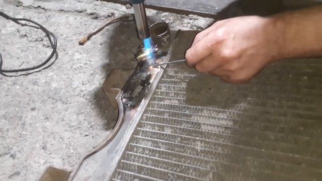 Как запаять радиатор за 5 минут #уаз #головастик #уаз3303 #змз402 #4x4 #пайка