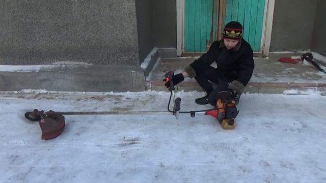 Бензиновый двухтактный триммер БТ-80 пуск в мороз. смотреть онлайн