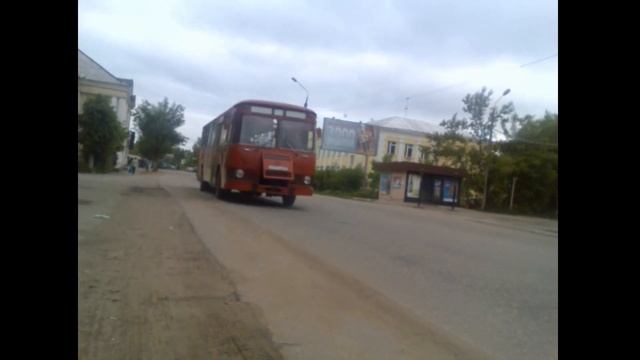 Последний Лиаз-677м в городе Вышний Волочек смотреть онлайн