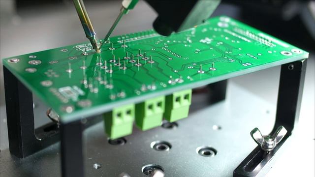 Thermaltronics soldering robot TMT 9800S Паяльный робот смотреть онлайн