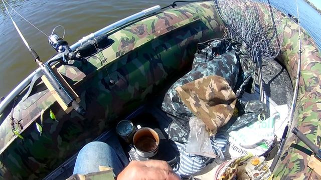 Обзор рыбных мест 23.08.2022 год №22 р. Иртыш г. Омск Рыбалка спиннингом, троллинг в затоне СРЗ смотреть онлайн