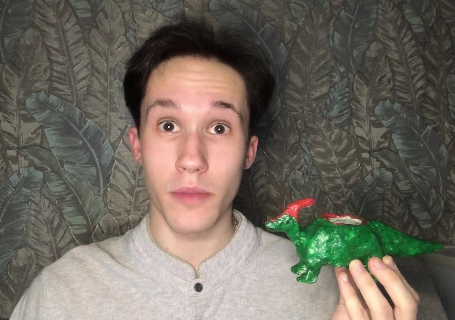 Ящер с необычным гребнем: леплю из глины паразавролофа смотреть онлайн