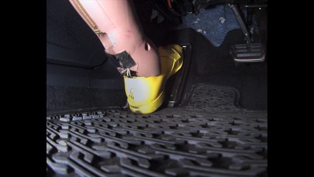 2023 Volkswagen Jetta updated moderate overlap crash test (extended footage) смотреть онлайн