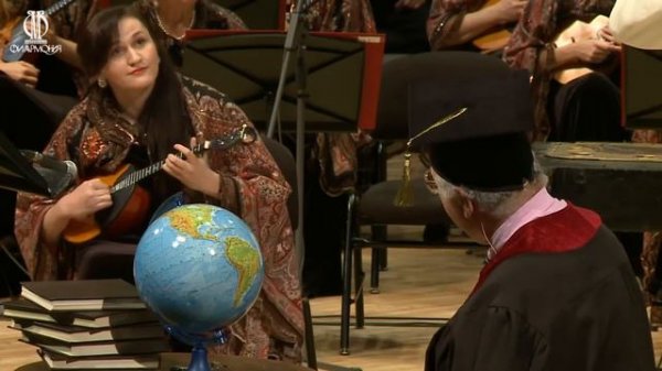 Sha Shtil played by Kristina Sharabidze (domra)