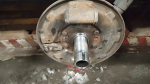 Замена смазки, сальников и колодок задних колес УАЗ патриот.