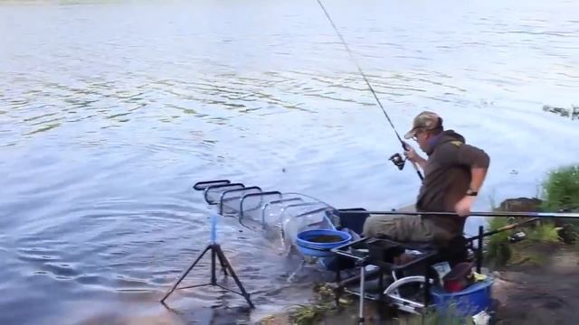 Ловля леща на фидер на Урале смотреть онлайн