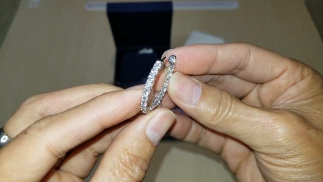 Unboxing 14K White Gold & 4 ctw Round Brilliant Diamond Hoop Earring смотреть онлайн