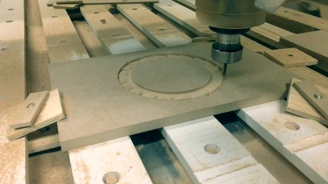 Рамка для зеркала. Первые пробы 3d обработки смотреть онлайн