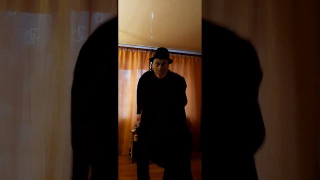 Входит Лунный Человек смотреть онлайн