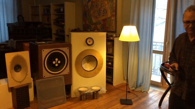 16’’ Urakoff Woodmonitor ( в белых корпусах на всю полосу) смотреть онлайн