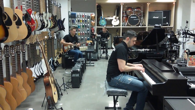 ДРУЗЬЯ ПРИШЛИ В МУЗЫКАЛЬНЫЙ МАГАЗИН ► Продавцы В Шоке смотреть онлайн