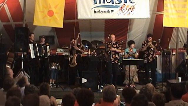 Polka Family (2006) - Clarinet Polka смотреть онлайн