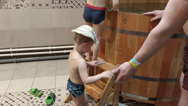АКВАПАРК 🏊 МАТВЕЙКЕ 3 ГОДА ❤️ маленькие радости детей 💚 смотреть онлайн
