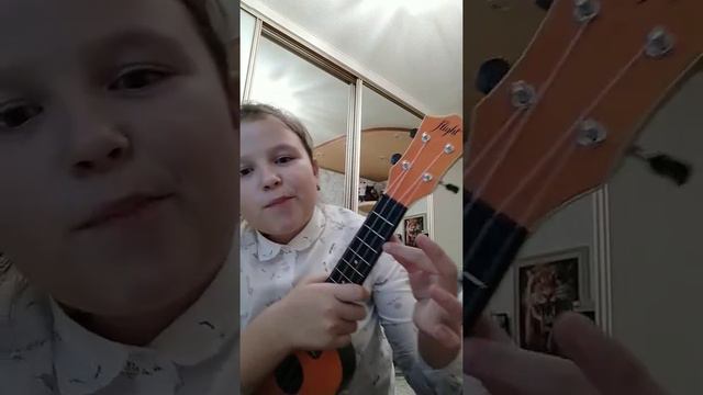 Мимозыря на укулеле 🔥💜 смотреть онлайн