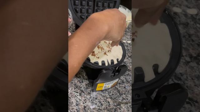 Pecan Apple Waffles смотреть онлайн