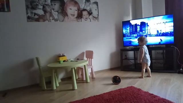 Реакция ребенка на песню смотреть онлайн