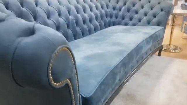 Итальянский диван фабрики Minotti Collezioni на экспозиции салона Галактика-21 у метро Фрунзенская смотреть онлайн