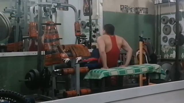 КАЧАЛКА ОСТАЛАСЬ С 90Х смотреть онлайн