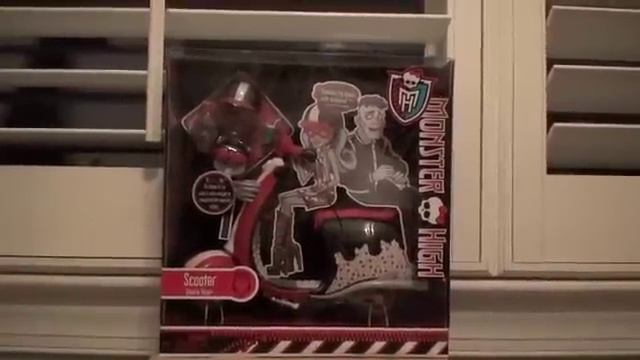 Monster High Draculaura Ghouls Rule & Scooter Review смотреть онлайн