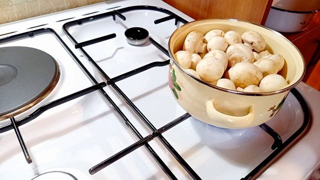 Шампиньоны маринованные за 5 минут / Marinated champignons in 5 minutes смотреть онлайн