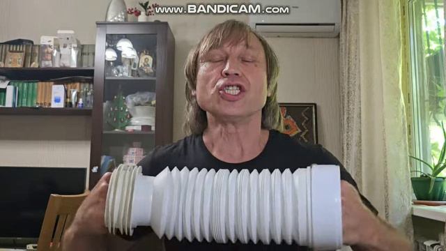 Игорь Вихорьков играет Антошку на гофрошке (архивация)