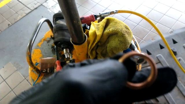 Nissan Qashqai 1.2 Turbo Petrol oil filter and oil replace service смотреть онлайн