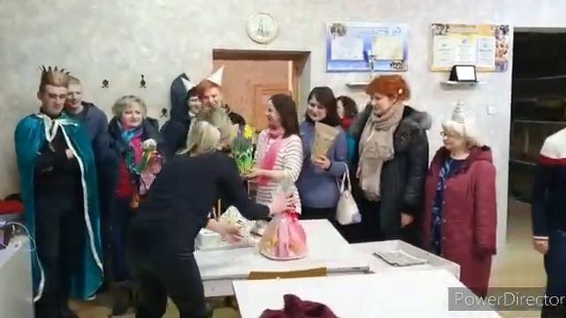 Самые КРЕАТИВНЫЕ ученики у меня! Сюрприз на ДЕНЬ РОЖДЕНИЯ от взрослого отделения. Изостудия Креатив смотреть онлайн