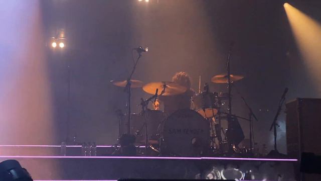 Get You Down (Clip) - Sam Fender (Live at The Brighton Centre) [4K] смотреть онлайн