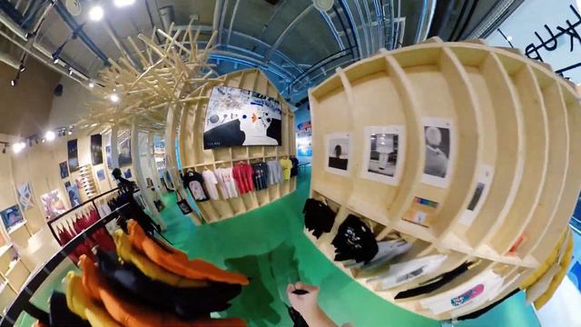 Intsikurmu Kets 360 video walk through @ T1 Mall of Tallinn смотреть онлайн