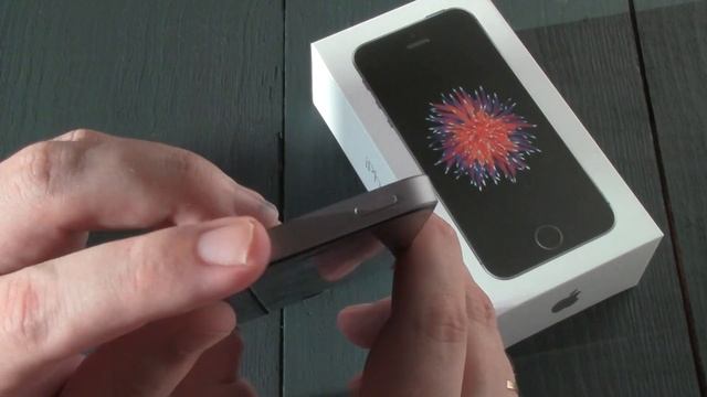 iPhone SE за 19990 руб - Apple скатился! смотреть онлайн