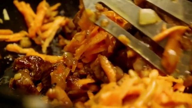 Как приготовить макароны ? С МЯСНЫМ СОУСОМ! смотреть онлайн