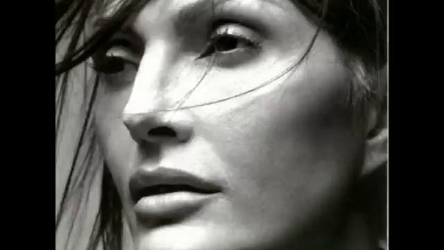 Anna OXA - E' Tutto un Attimo смотреть онлайн