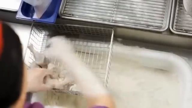 СЕКРЕТ РАСКРЫТ! Как делают ножки в KFC смотреть онлайн