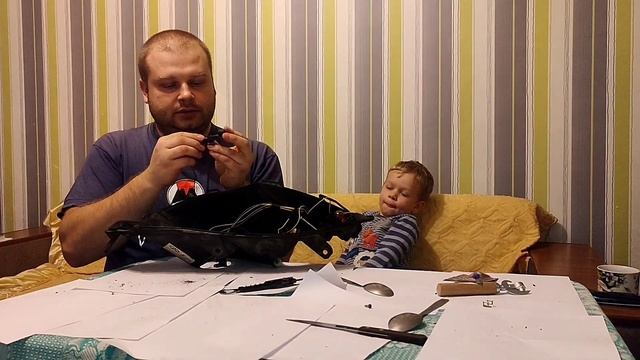Как отремонтировать фару с помощью ложки? Как разобрать фару. Ремонт фары. Автомобильная фара! смотреть онлайн