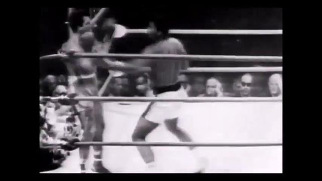 Мухамед Али 12 ударов за 3 секунды смотреть онлайн