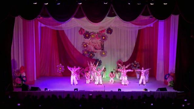 Танец на 8 марта "Спасибо, Мама". Танец на день матери. Эстрадный танец смотреть онлайн