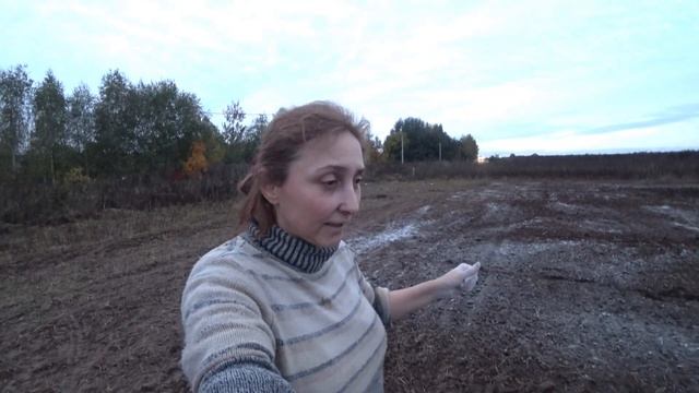 Чизельный плуг на Т-30, Гипсование почвы и Удобрение ВРУЧНУЮ смотреть онлайн