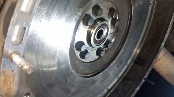 Урал 6370  6х6 замена  корзины сцепления ! 2- машины.