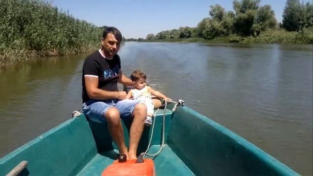 Катаемся на катере смотреть онлайн
