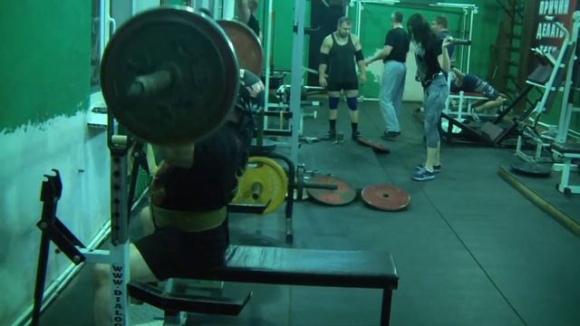 Тренировка Большого Друга от 09.10.2017 г. Жим штанги сидя (80 кг. на 6 раз) смотреть онлайн