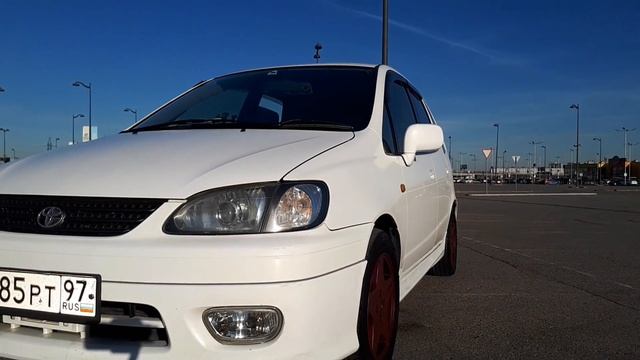 Toyota Corolla Spacio AE111