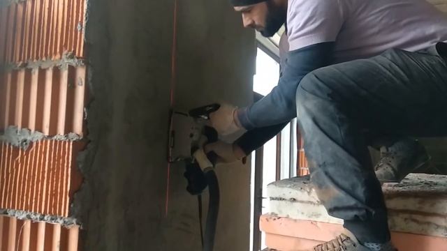 Делаем штробы под электропроводку с помощью штробореза Макита и пылесоса