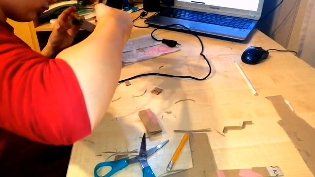 Как сделать пистолет Glock17 из картона и бумаги.